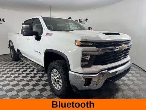 Used 2024 Chevrolet Silverado 2500 LT w/ Convenience Package AWD/4WD image 6