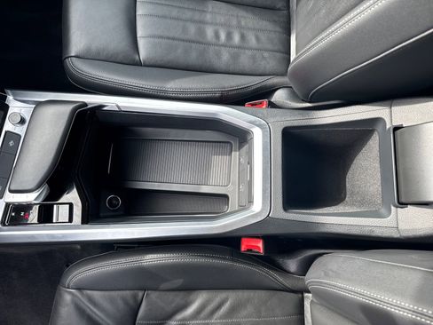 Used 2024 Audi Q8 e-tron Premium image 26