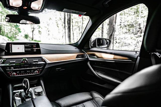Used 2020 BMW M550i xDrive w/ Dynamic Handling Package AWD/4WD image 20