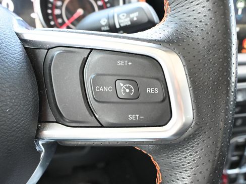 Used 2022 Jeep Gladiator Mojave w/ Cold Weather Group AWD/4WD image 12