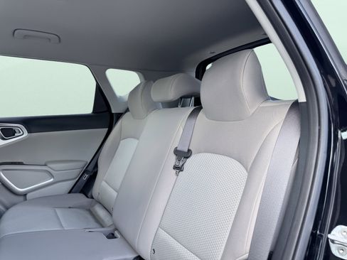 Used 2022 Kia Soul LX w/ Technology Package image 35