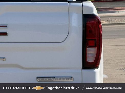 Used 2022 GMC Sierra 1500 Elevation w/ Elevation Premium Package AWD/4WD image 8
