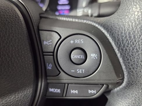 Used 2020 Toyota Corolla LE FWD image 17