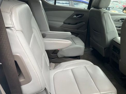 Used 2020 Chevrolet Traverse LT w/ LT Premium Package FWD image 7