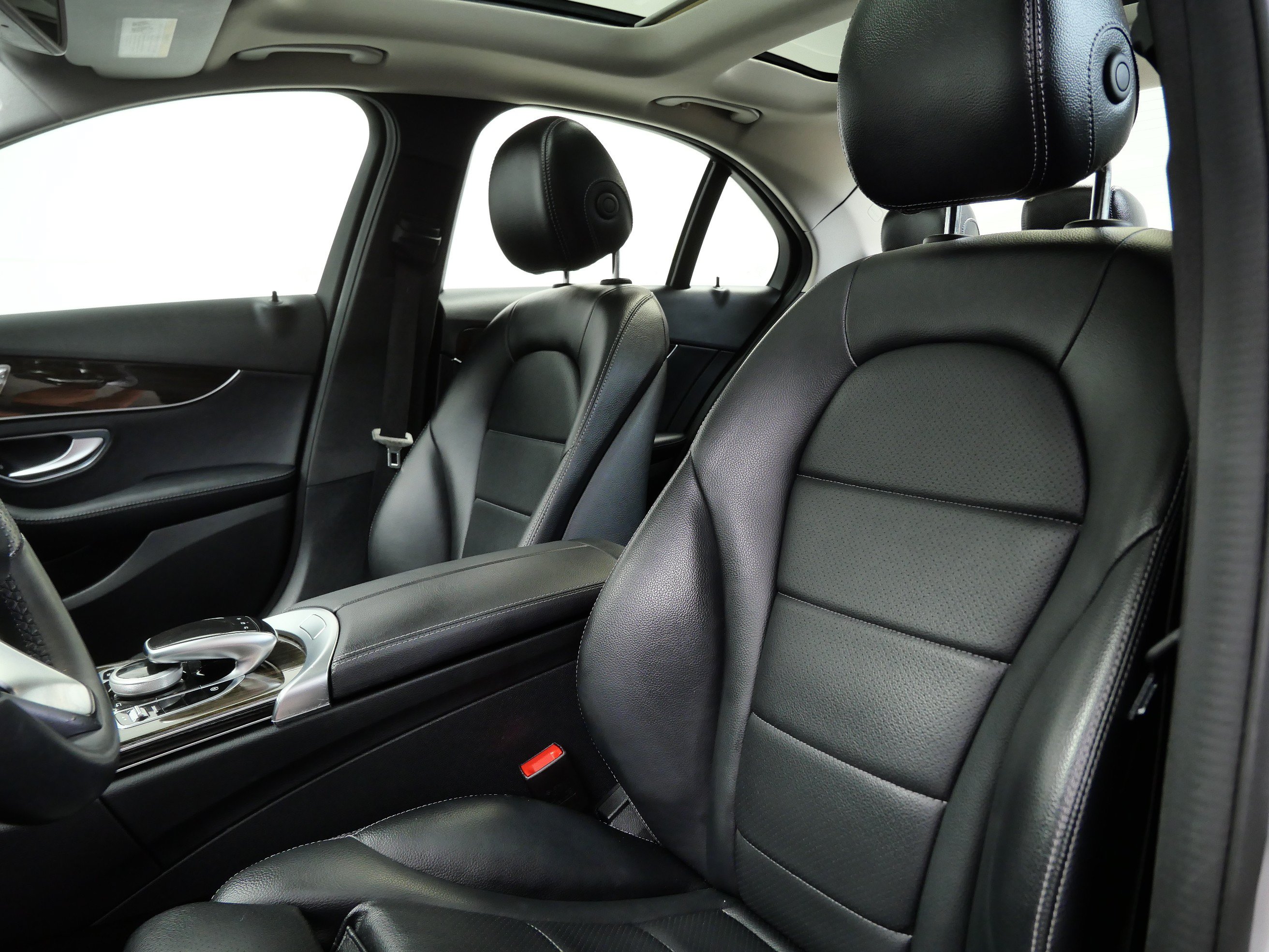 Used 2016 Mercedes-Benz C 300 4MATIC Sedan image 14