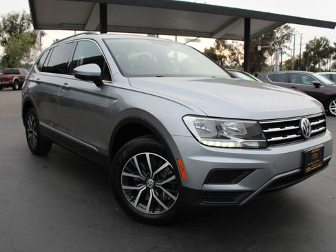 Used 2020 Volkswagen Tiguan SE w/ 3rd Row Seat Package image 8