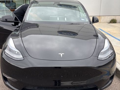 Used 2024 Tesla Model Y Long Range image 6