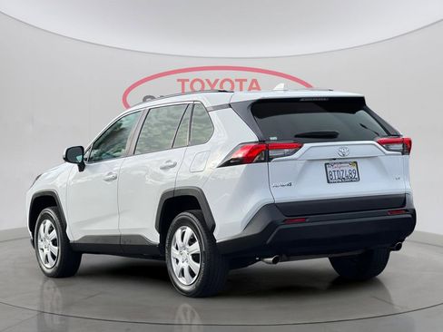 Used 2020 Toyota RAV4 LE image 8