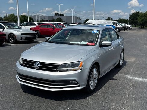 Used 2015 Volkswagen Jetta SE FWD image 7