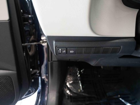 Used 2024 Toyota Corolla LE FWD image 11