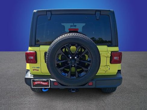 Used 2023 Jeep Wrangler Unlimited Sahara AWD/4WD image 5