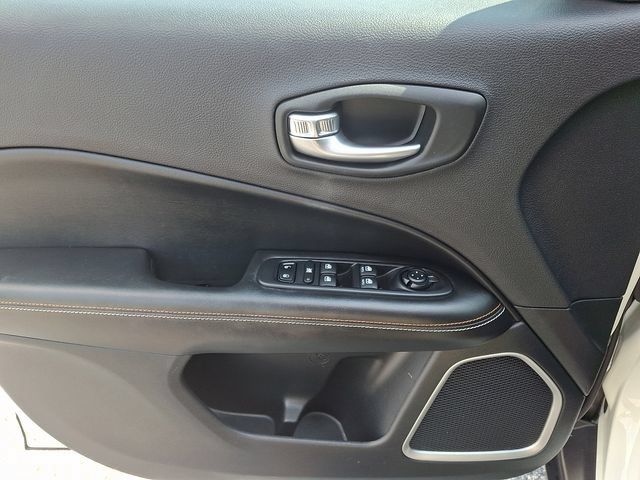 Used 2020 Jeep Compass Latitude w/ Cold Weather Group AWD/4WD image 12