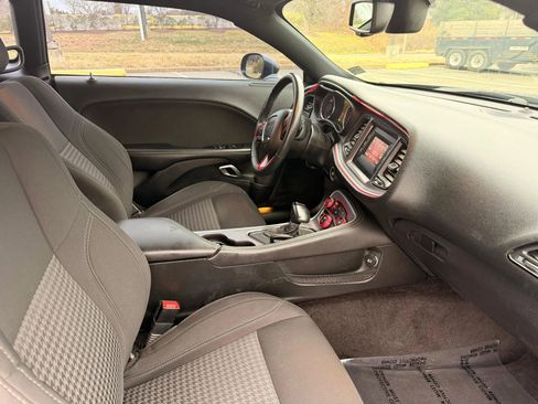 Used 2016 Dodge Challenger SXT w/ Cold Weather Group image 15