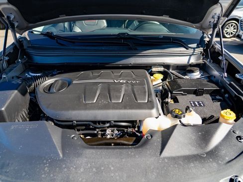 Used 2019 Jeep Cherokee Trailhawk image 27