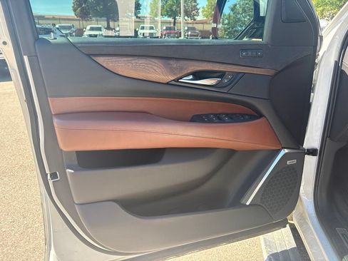 Used 2020 Cadillac Escalade Premium Luxury AWD/4WD image 9