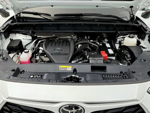 Used 2024 Toyota Highlander XLE AWD/4WD image 15