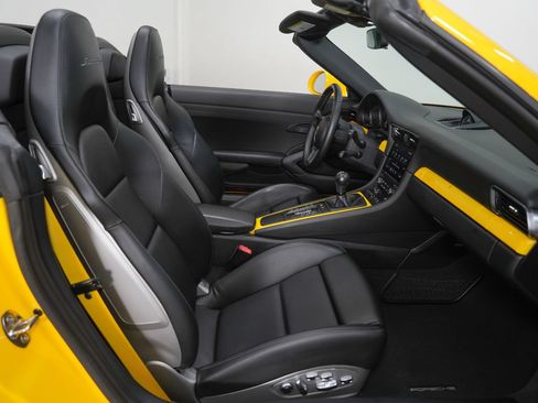 Used 2019 Porsche 911 Speedster RWD image 30