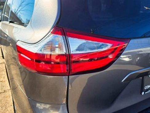 Used 2017 Toyota Sienna XLE Premium w/ Cargo Management Package AWD/4WD image 47