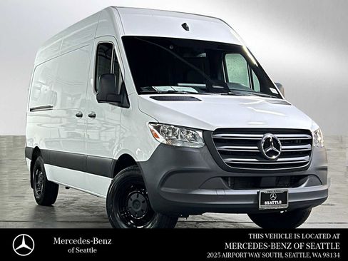 Used 2025 Mercedes-Benz Sprinter 2500 image 1