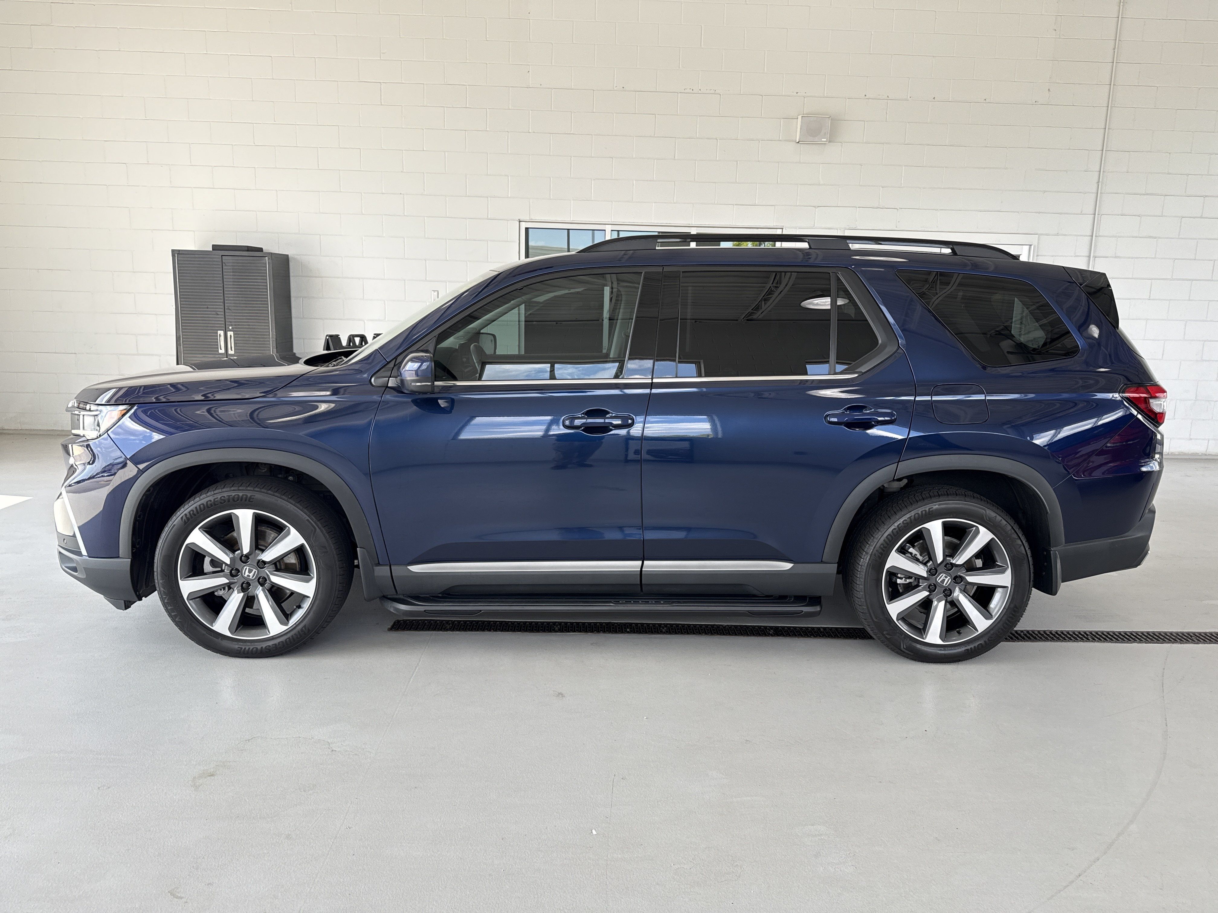 Used 2023 Honda Pilot Elite image 7
