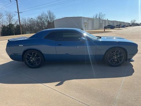 Used 2020 Dodge Challenger R/T w/ Blacktop Package image 5