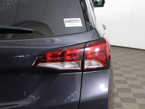 Used 2022 Chevrolet Equinox LT image 16