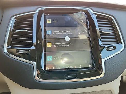 Certified 2025 Volvo XC90 B6 Ultra w/ Lounge Package image 29