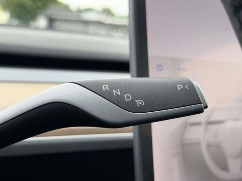 Used 2024 Tesla Model Y Long Range AWD/4WD image 6