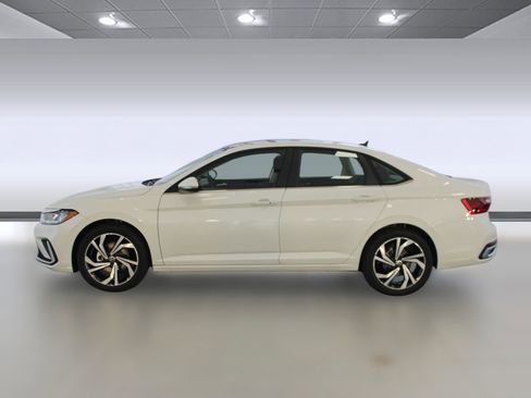 New 2026 Volkswagen Jetta SEL image 2