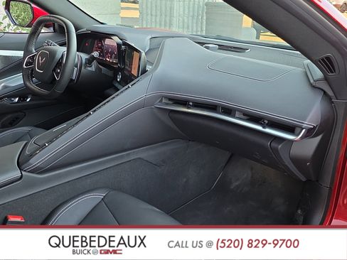 Used 2021 Chevrolet Corvette 2LT w/ Engine Appearance Package image 31