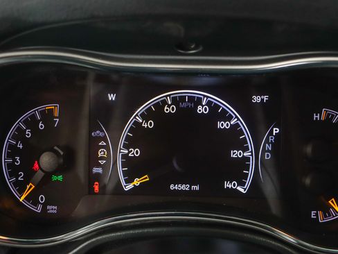 Used 2020 Jeep Grand Cherokee Altitude image 15