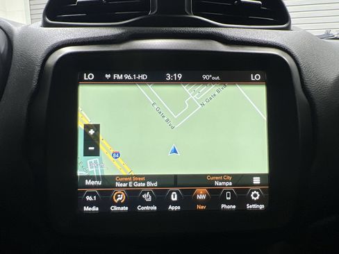 Used 2023 Jeep Renegade Latitude w/ Premium Group AWD/4WD image 18