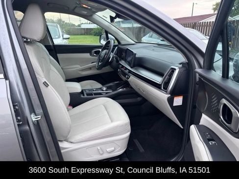 Used 2025 Kia Sorento EX AWD/4WD image 52