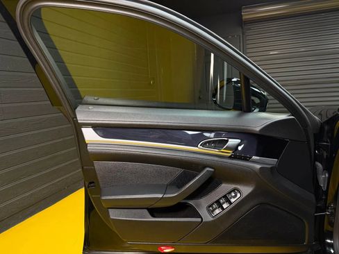 Used 2015 Porsche Panamera 4 image 36