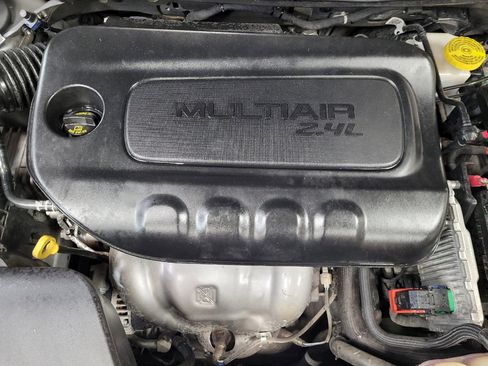 Used 2019 Jeep Cherokee Latitude w/ Popular Appearance Group image 30