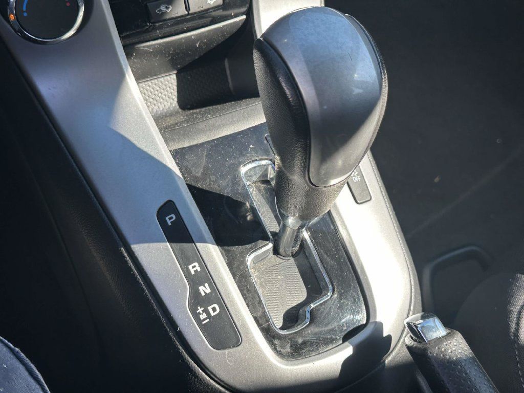Used 2014 Chevrolet Cruze LT FWD image 28