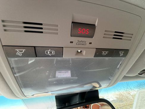 Used 2012 Lexus IS 250C image 9