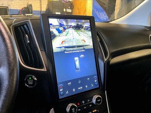 Used 2023 Ford Edge SEL image 26