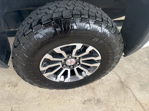 Used 2022 GMC Sierra 1500 AT4 w/ AT4 Premium Package image 27