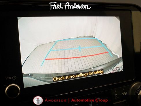 Used 2023 Toyota Highlander XLE AWD/4WD image 16