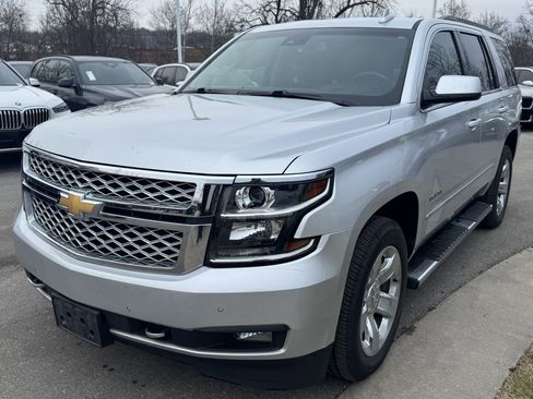 Used 2017 Chevrolet Tahoe LT w/ LT Signature Package image 3