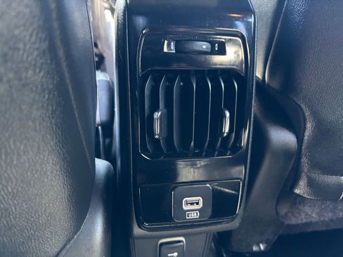Used 2025 Jeep Compass Limited AWD/4WD image 23