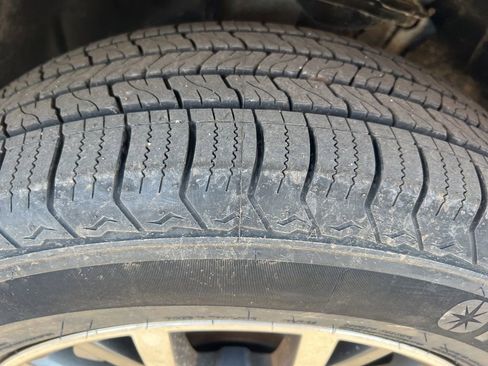 Used 2019 Volkswagen Tiguan SE image 47