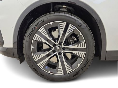 New 2025 Maserati Grecale Folgore image 13