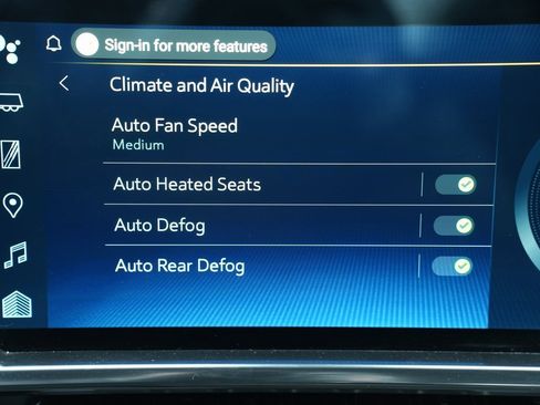 Used 2025 Chevrolet Silverado 1500 LT image 39