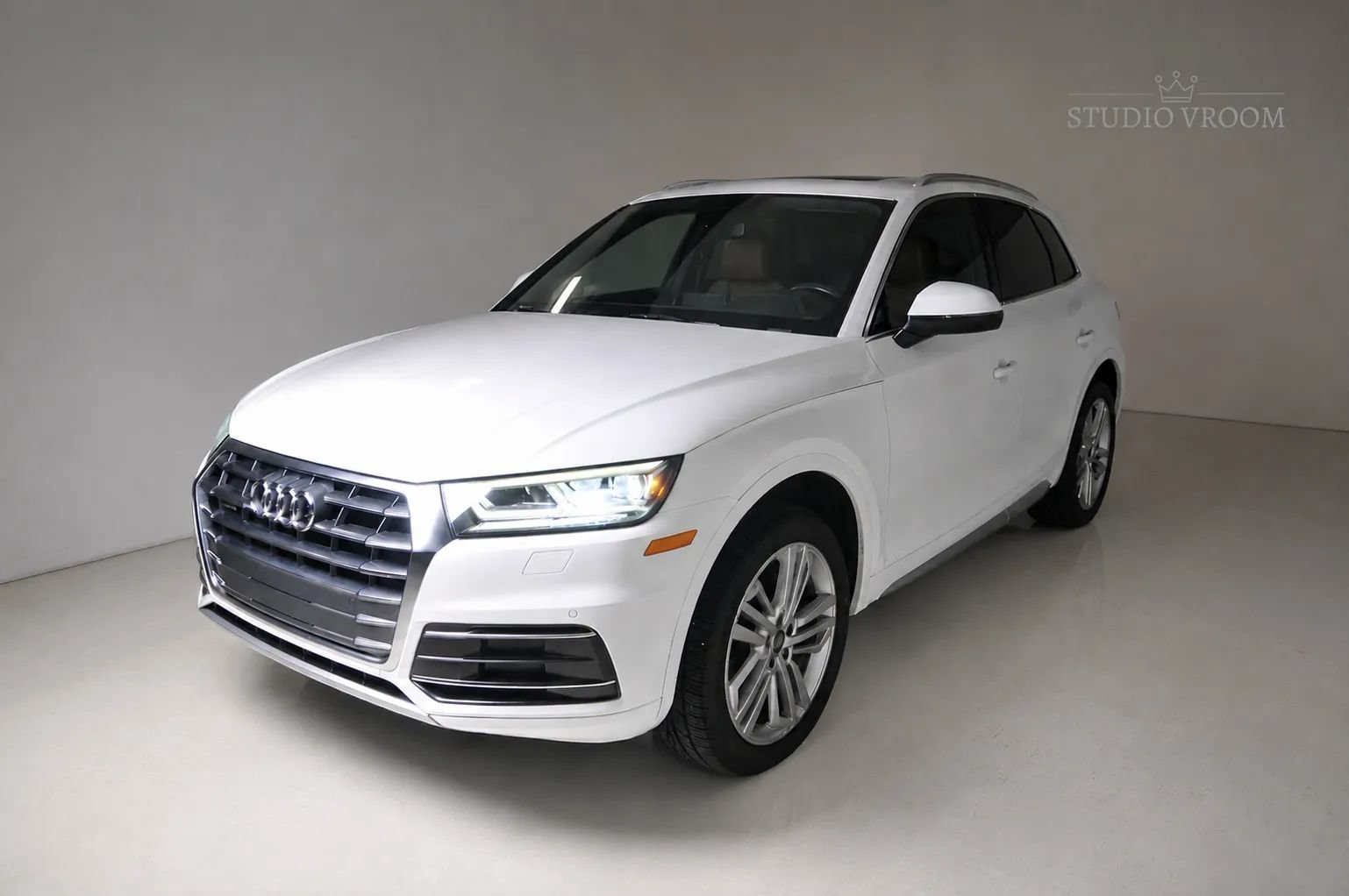 Used 2019 Audi Q5 2.0T Premium Plus w/ Premium Plus Package AWD/4WD image 3