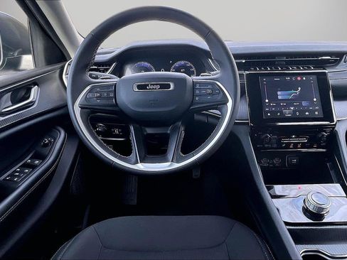 Certified 2023 Jeep Grand Cherokee Laredo X image 12