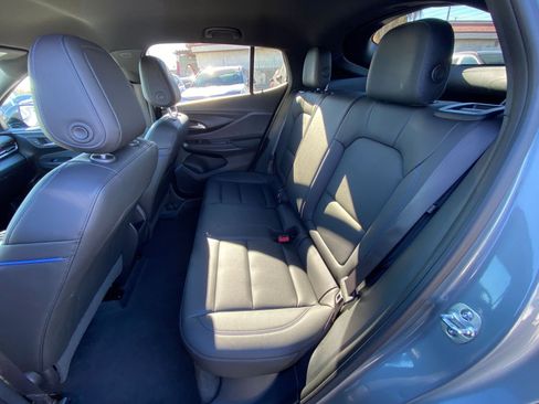 Used 2025 Buick Envista Sport Touring image 37