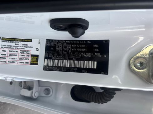 Used 2022 Toyota Corolla Cross LE image 29