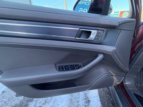 Used 2022 Porsche Panamera 4 Platinum Edition image 18